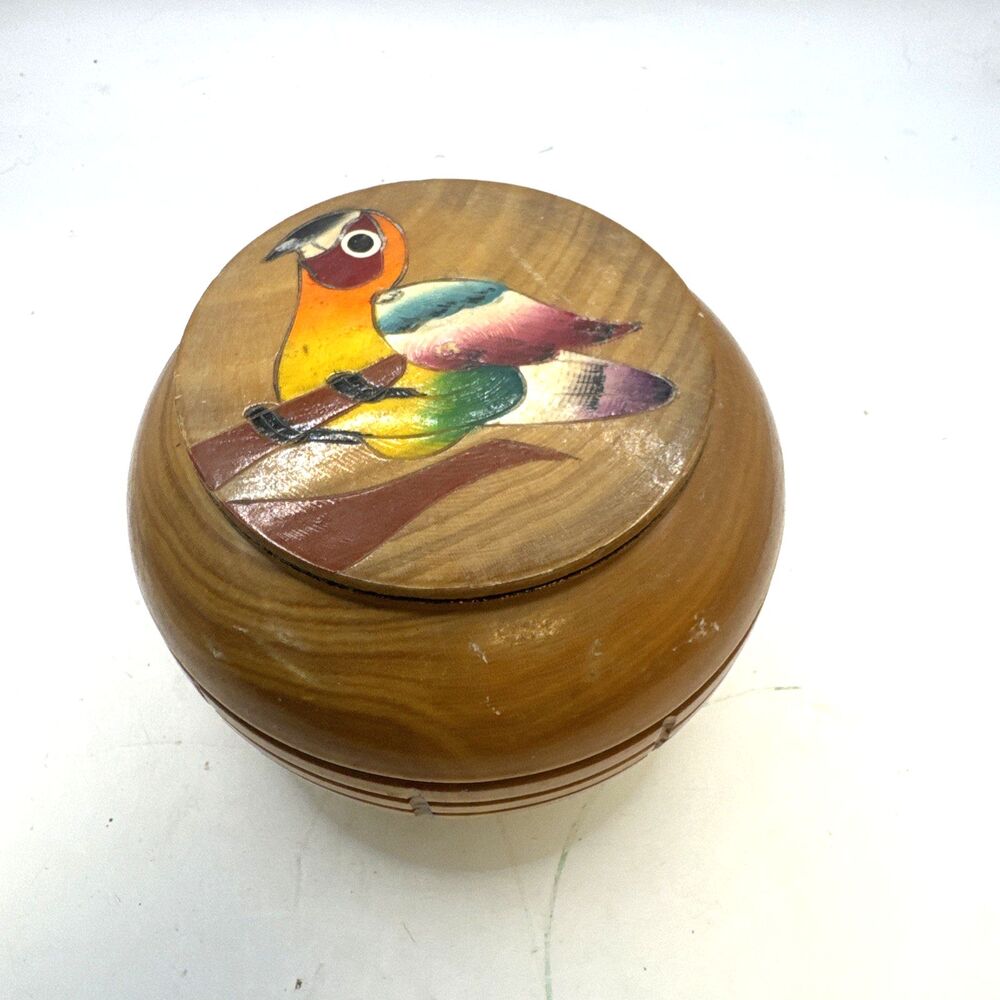 A Hand Carved & Painted Parrot Bird Trinket Box Tropical Island Home Decor
